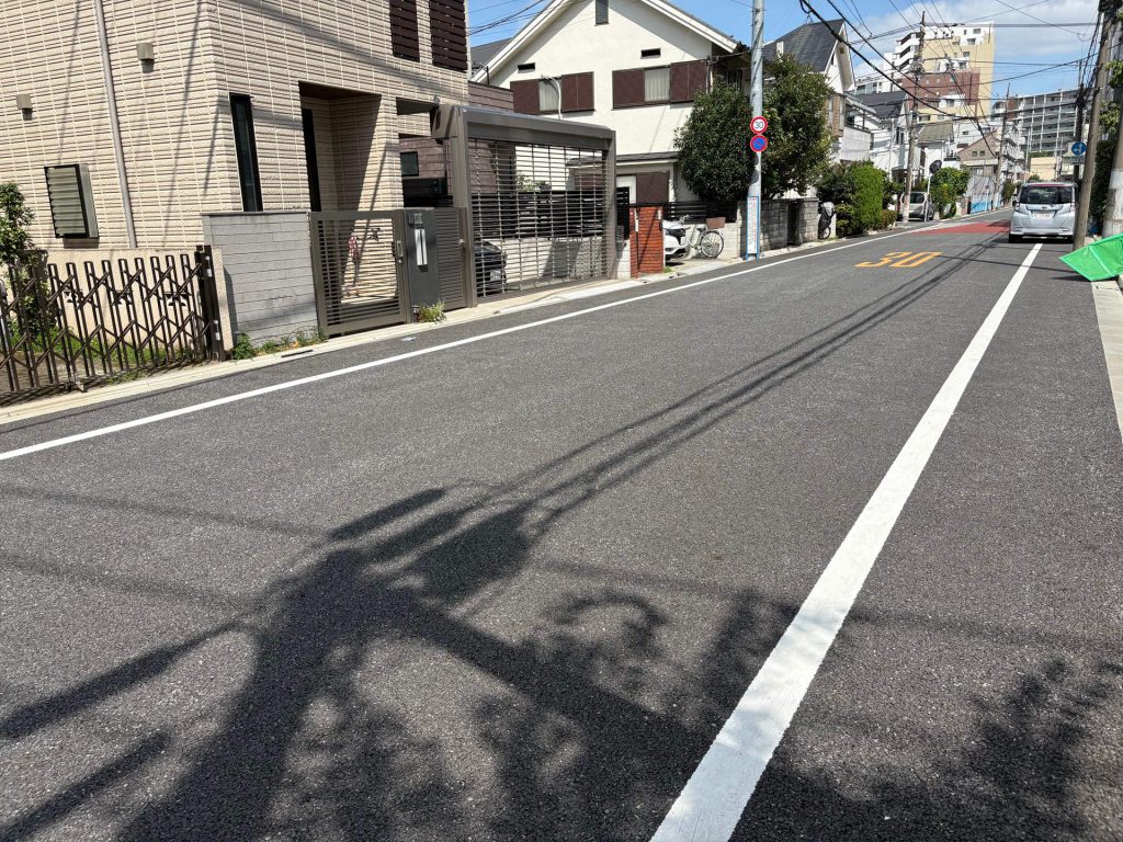 勤労福祉会館北側道路の路面整備